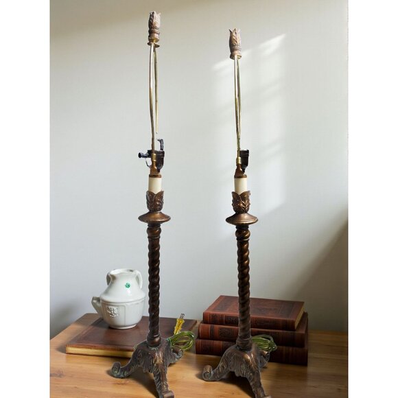 vintage neoclassic twist candle holder design tri-pod feet pair of antiqued lamp - Picture 5 of 13